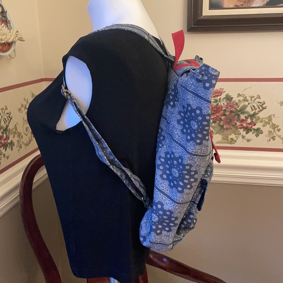 Cotton fabric bandanna paisley backpack with burgundy trim, front pockets - Picture 10 of 12